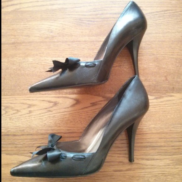 BCBG Black Leather w/ Ribbon Bow Detail Pumps Sz 8.5 Retro Romantic Holiday Work - Picture 10 of 16